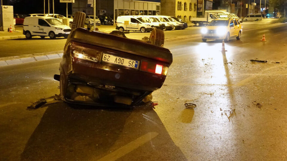 Telefon koltuğun altına düştü!