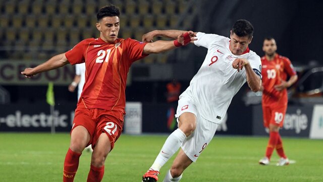 Eljif Elmas hastaneye kaldırıldı!