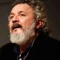 Ünlü oyuncunun babası kalp krizi geçirdi