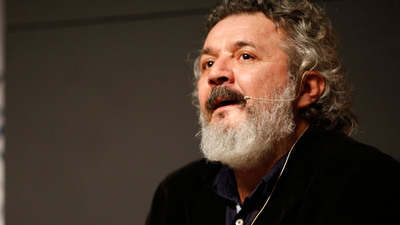 Ünlü oyuncunun babası kalp krizi geçirdi