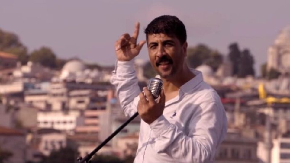 Çok Sevdim Yalan Oldu şarkı sözleri