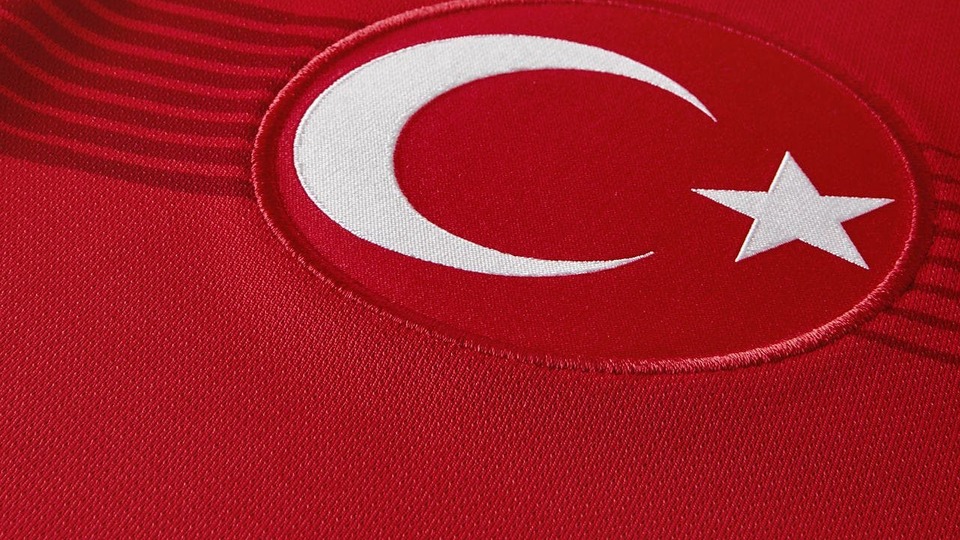 Yıldız futbolcu aday kadrodan çıkarıldı