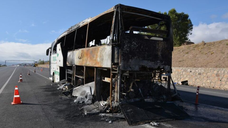 Yine seyir halindeyken yandı