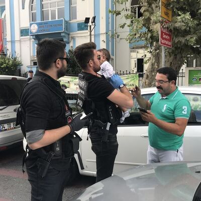 Okul yolu denetiminde polise şok üstüne şok yaşattı!
