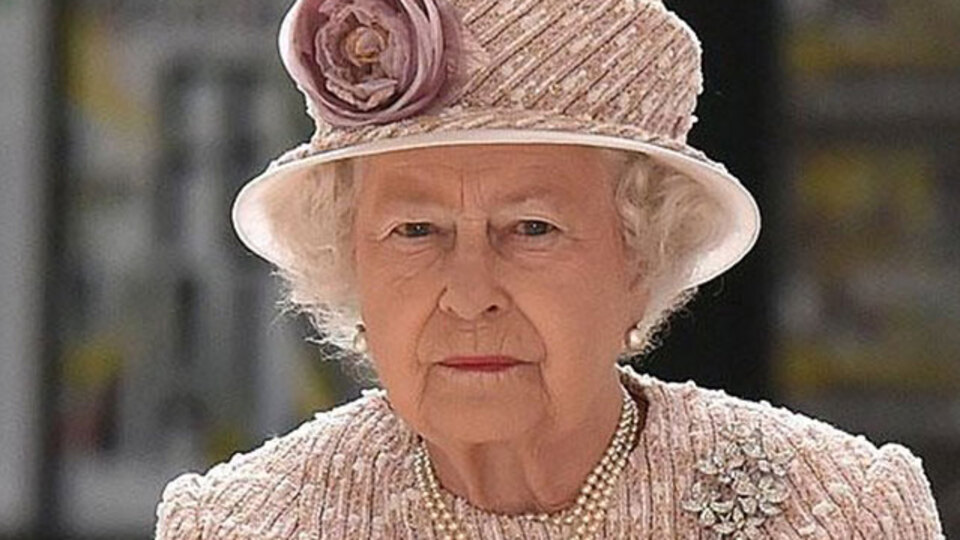 Kraliçe, anlaşmasız Brexit'i önleyen tasarıyı onayladı