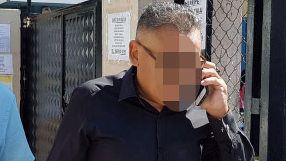 Öğretmen ilk derse zil zurna geldi!