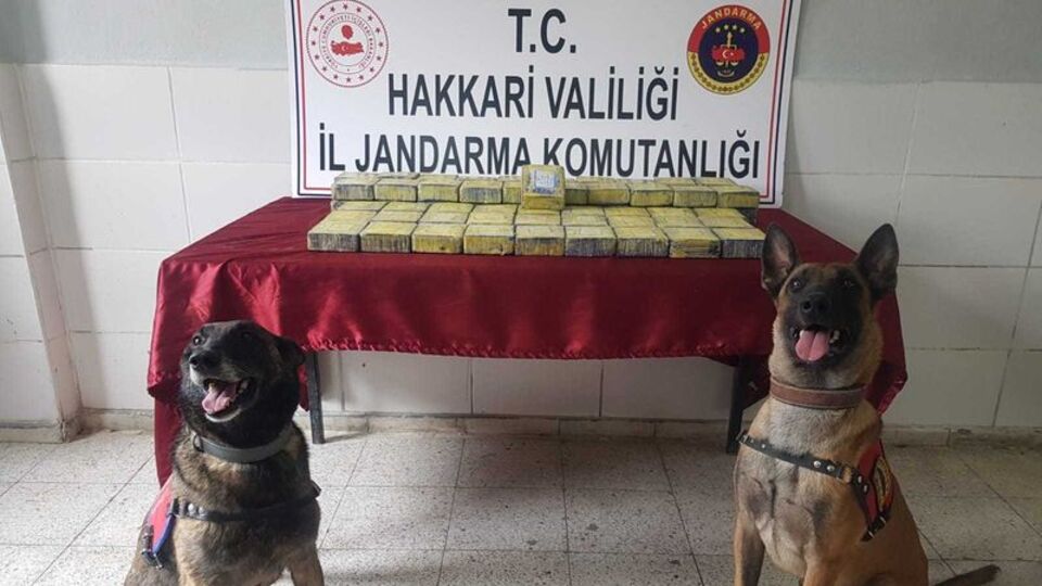 Dere kenarında 34 kilo eroin ele geçirildi