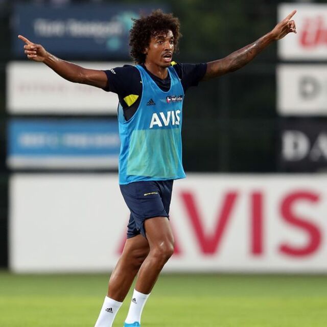 Luiz Gustavo takımla çalıştı