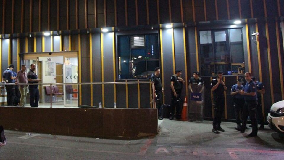 Gaziosmanpaşa'da silahlı kavga! 2 yaralı