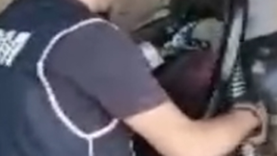 İzmir'de, 4 ton kaçak mazot ele geçirildi