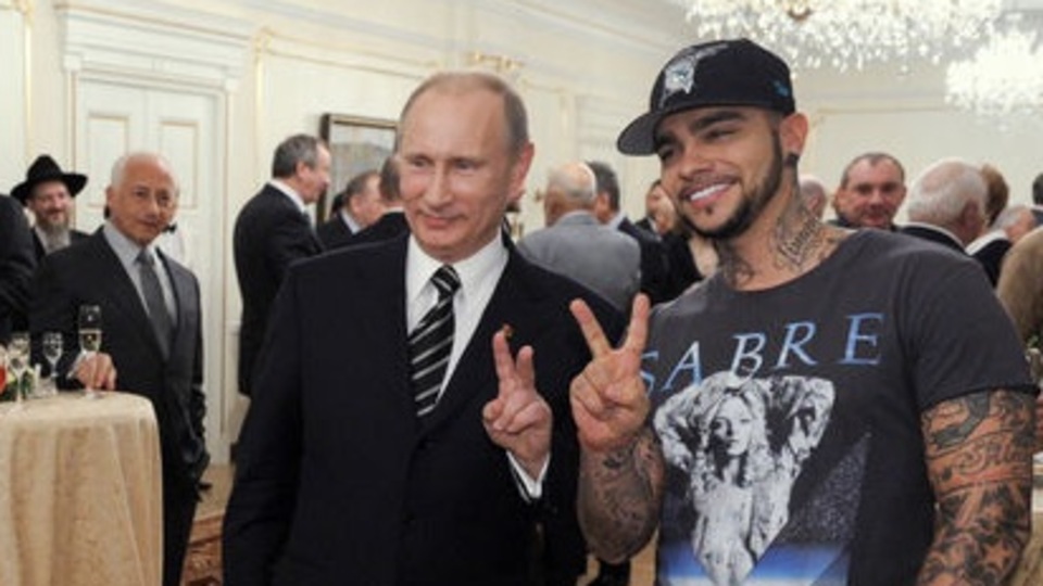 Putin dostu Rus rapçiden Youtube'da 'beğenmeme' rekoru!