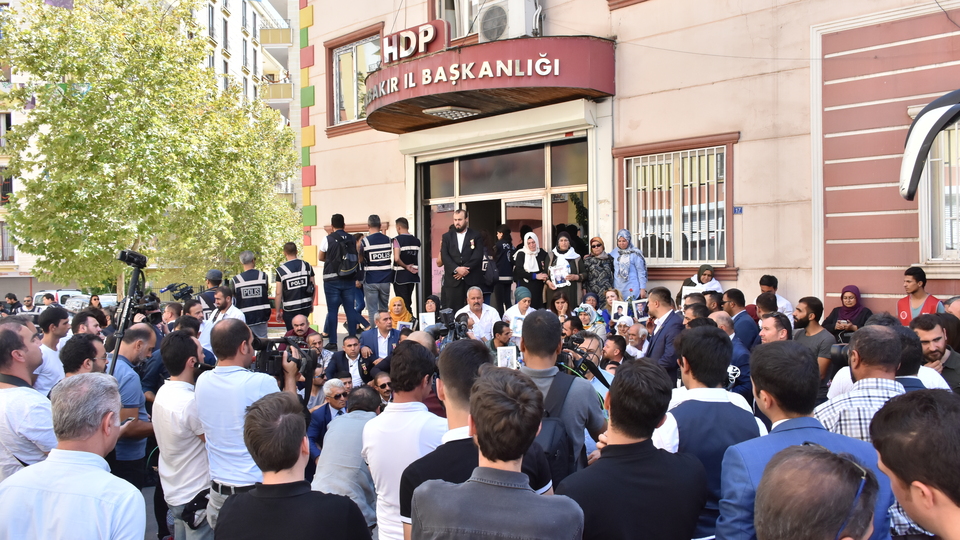 Diyarbakır'da madalyonun farklı yüzleri