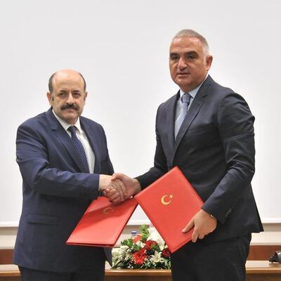 Bakanlıkla YÖK protokol imzaladı