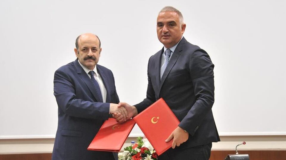 Bakanlıkla YÖK protokol imzaladı