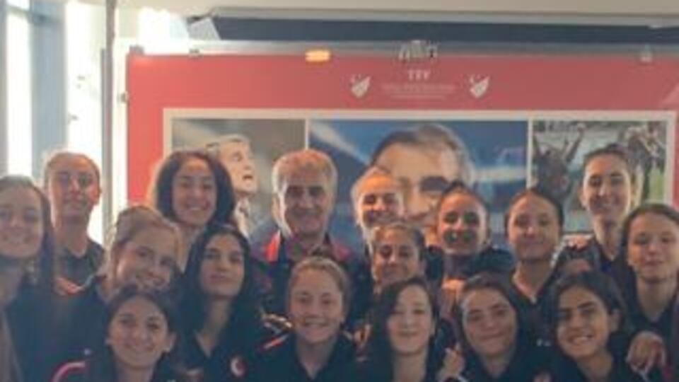 Şenol Güneş'ten millilere destek