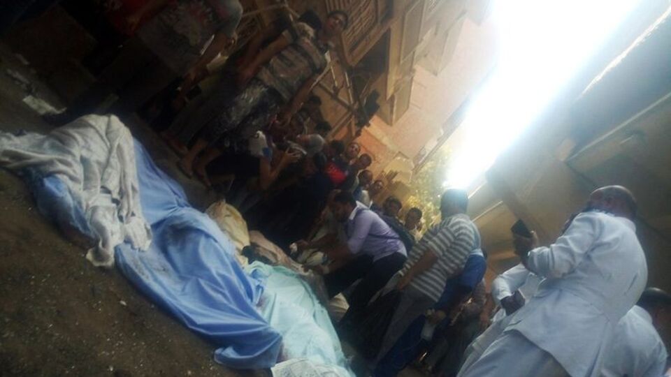 Mısır'da yolcu otobüsü köprüden düştü: 10 ölü