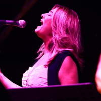 Ayakta alkışlandı