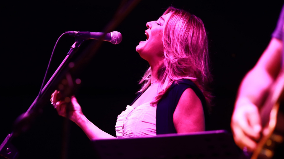 Ayakta alkışlandı