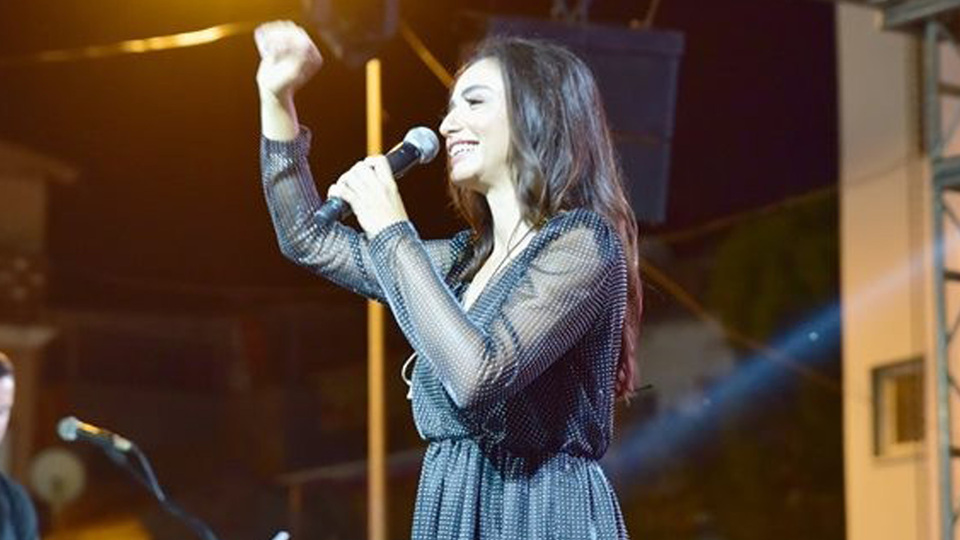 Öykü Gürman, Kınık'ta sahne aldı