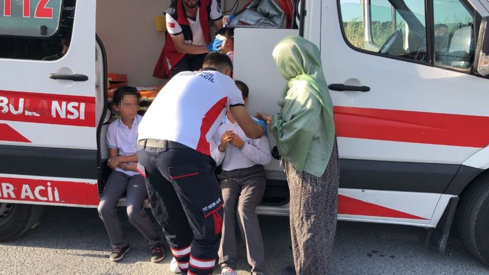 İstanbul'da okul servisi takla attı!