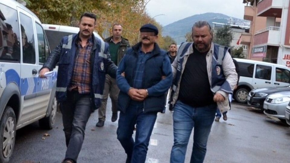 Mahkemede tanık oğuldan tokat gibi namus cevabı!