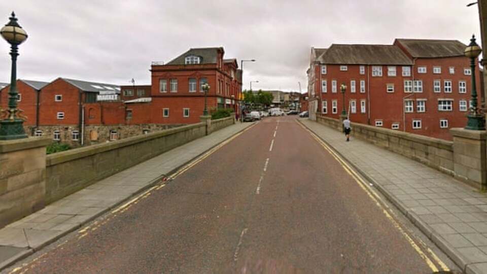 Cani baba bebeğini nehre atıp, bara gitti!