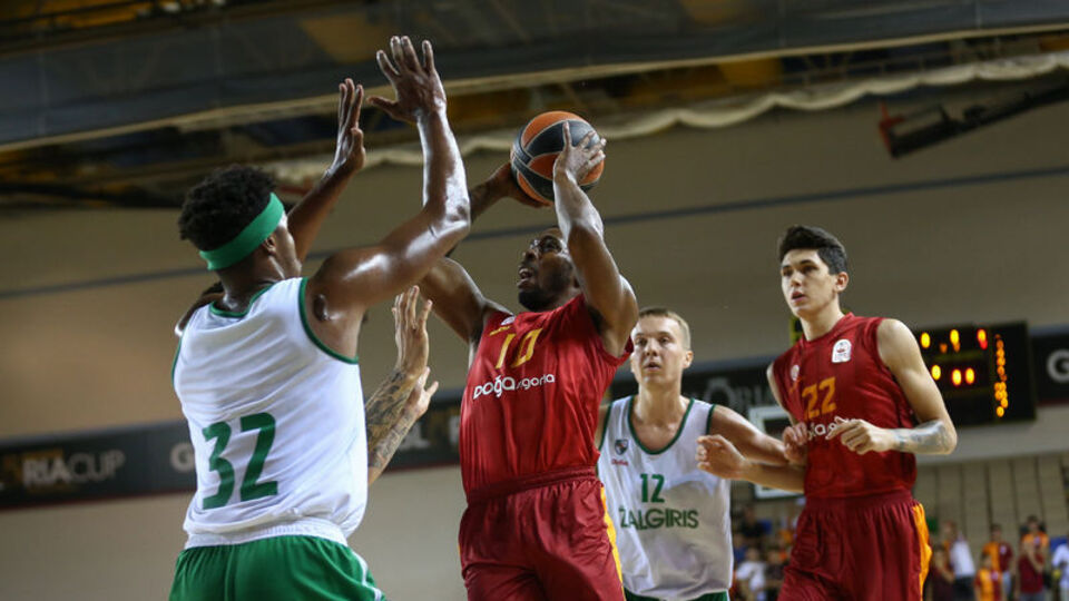 Galatasaray Doğa Sigorta 1 farkla kaybetti