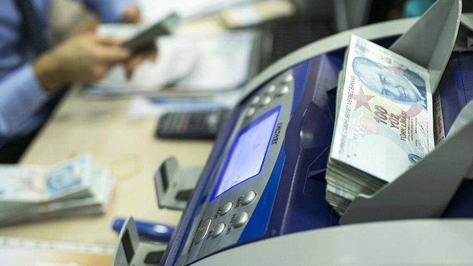 Bankacılık sektörünün kredi hacmi azaldı