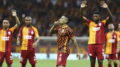 Falcao'dan maç sonu 3'lüsü