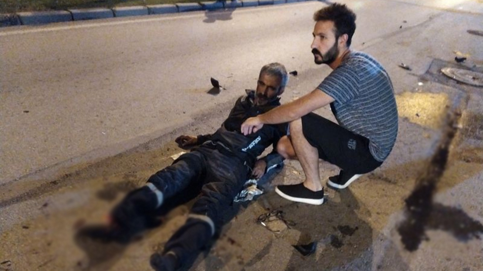 İzmir'de feci kaza! Sürücüsünün ayak bileği koptu