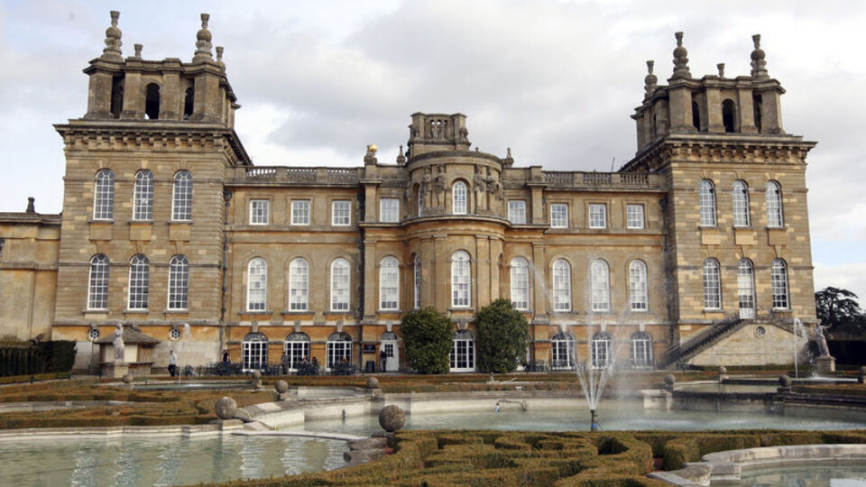 1 milyon sterlinlik altın klozet çalındı