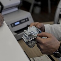 Bankalar birer birer faiz indiriyor