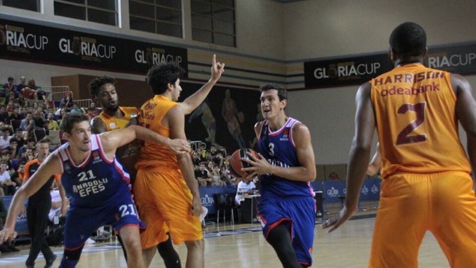Galatasaray D. S. Anadolu Efes'i yendi