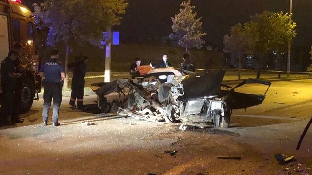 Drift kovalamacası kanlı bitti: 2 ölü, 1 yaralı