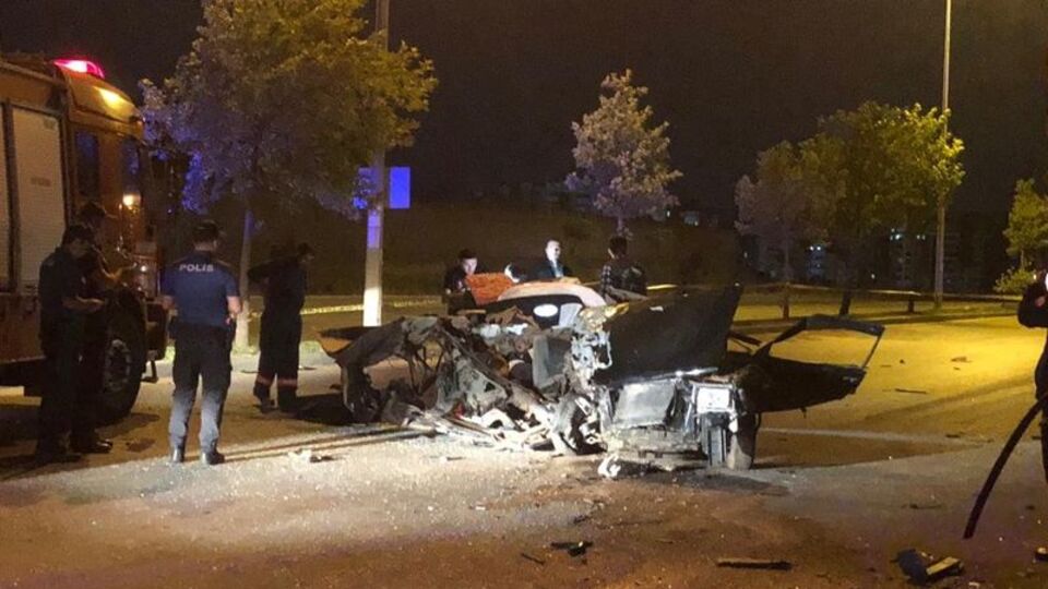 Drift kovalamacası kanlı bitti: 2 ölü, 1 yaralı