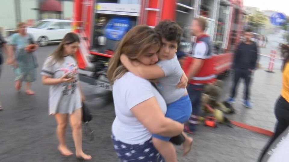 Bayrampaşa'da turistlerin yangın paniği