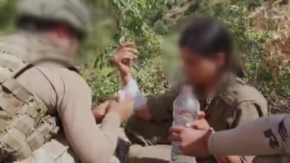 Yaralı teröriste Mehmetçik şefkati