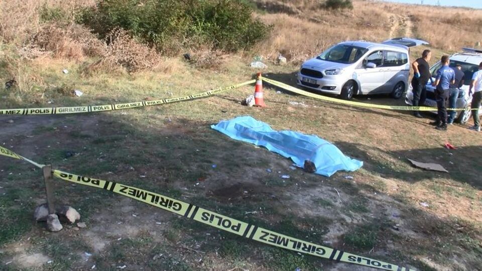 Boş arazide cansız beden bulundu