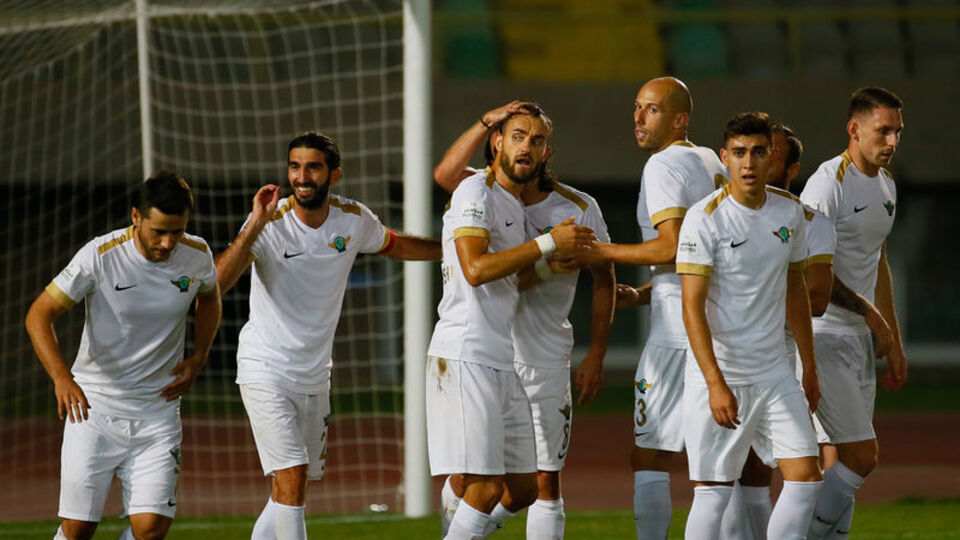 Akhisarspor, 10 kişi kazandı