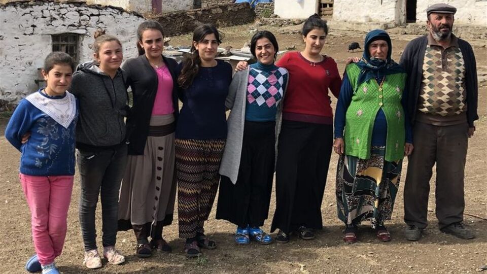 Çobanlık yaparak 7 kızını okutan süper baba!