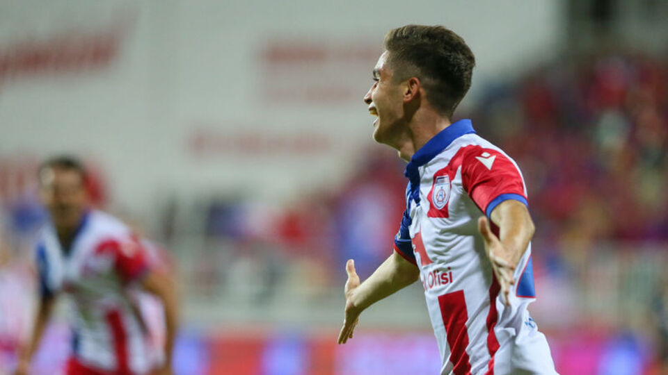 Ligin en genci golünü de attı