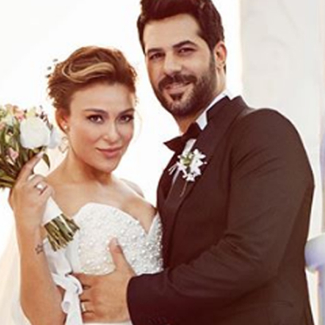 Ünlü şarkıcı evlendi