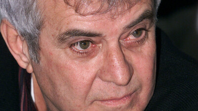 Tarık Akan kabri başında anıldı