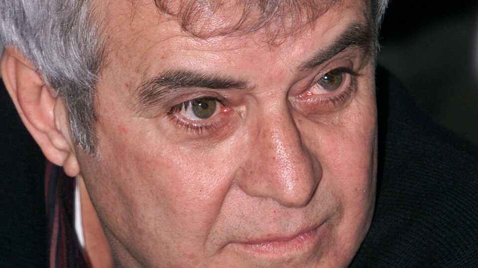 Tarık Akan kabri başında anıldı