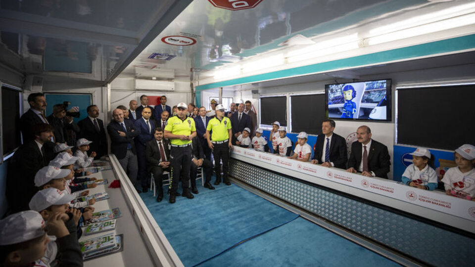 Mobil Trafik Eğitim Tırı yola çıkıyor