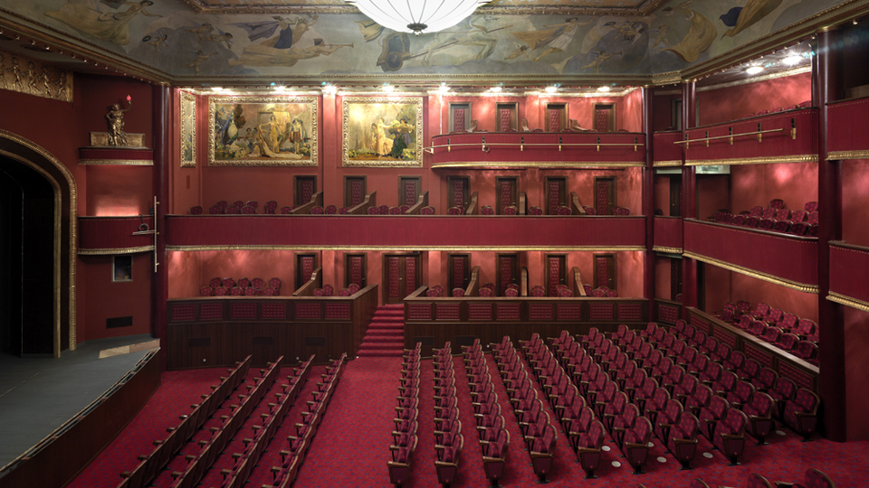 Süreyya Opera Sahnesi perdelerini açıyor