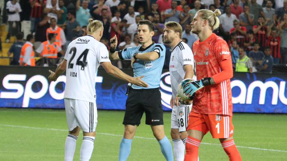 Vida'dan kırmızı kart açıklaması