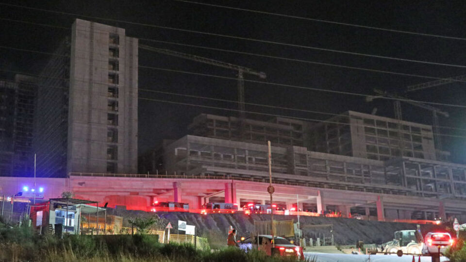 İzmir'de hastane inşaatında yangın