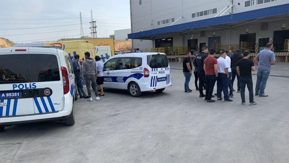 Tuzla'da kargo merkezinde "Şüpheli toz" alarmı