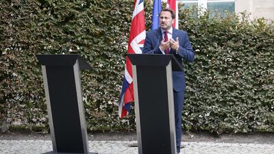 Tepkilerin şiddeti artınca kürsü boş kaldı